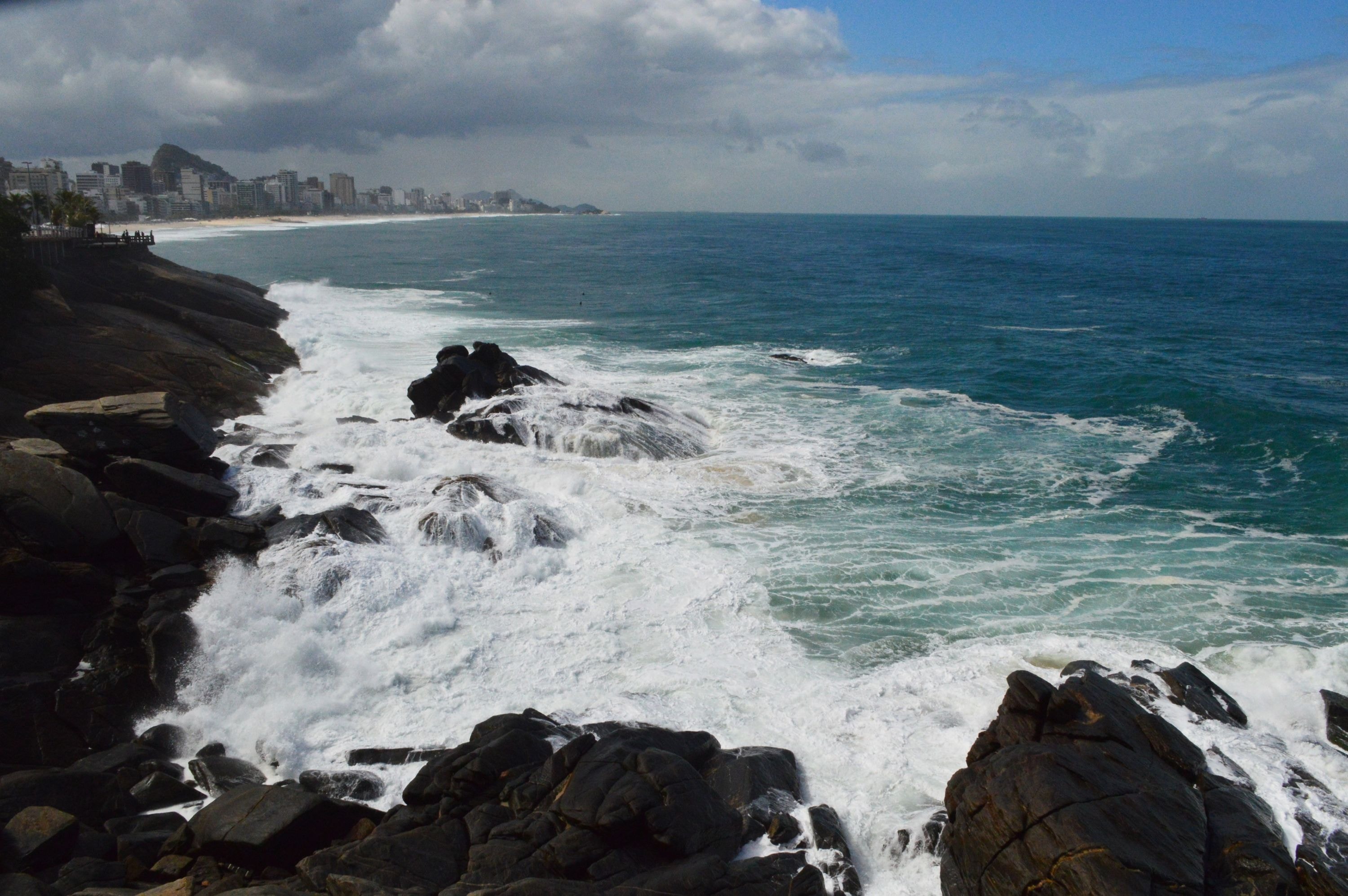 Rio tem previsão de ressaca e chuva nos próximos dias