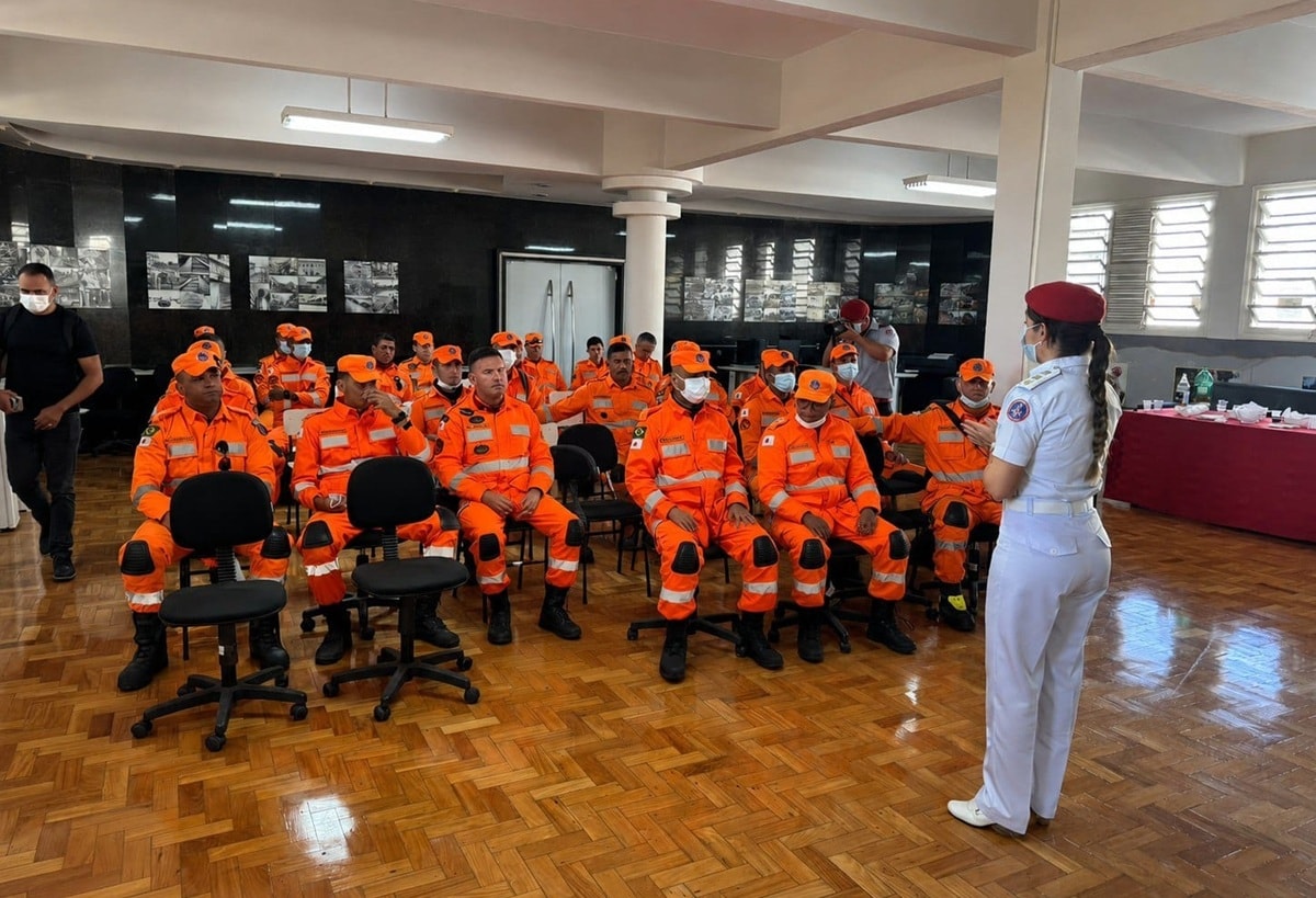 MG: bombeiros passam por exames médicos após retorno da Venezuela