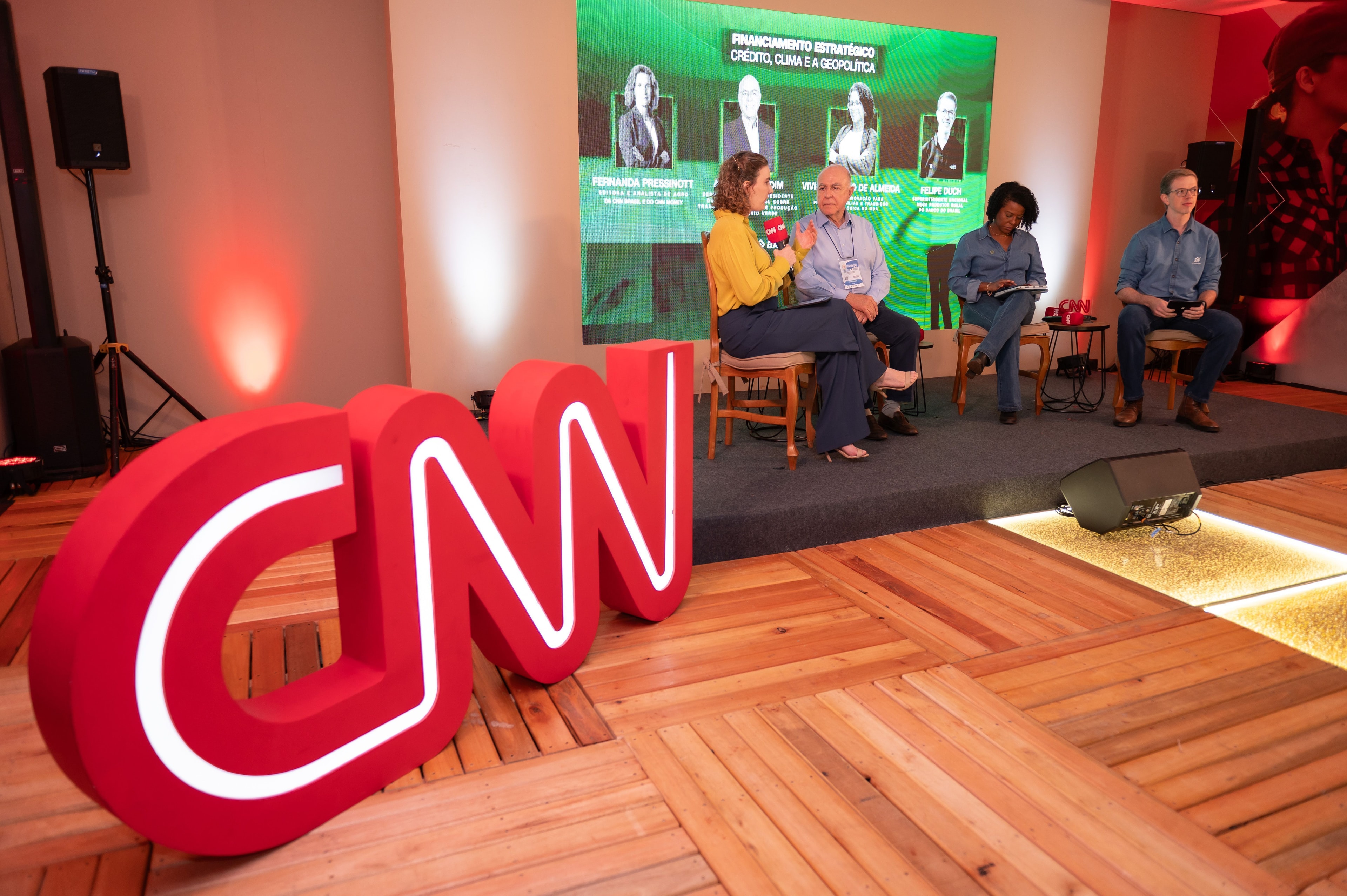 CNN Talks Agro debate desafios climáticos e futuro da produção no Brasil
