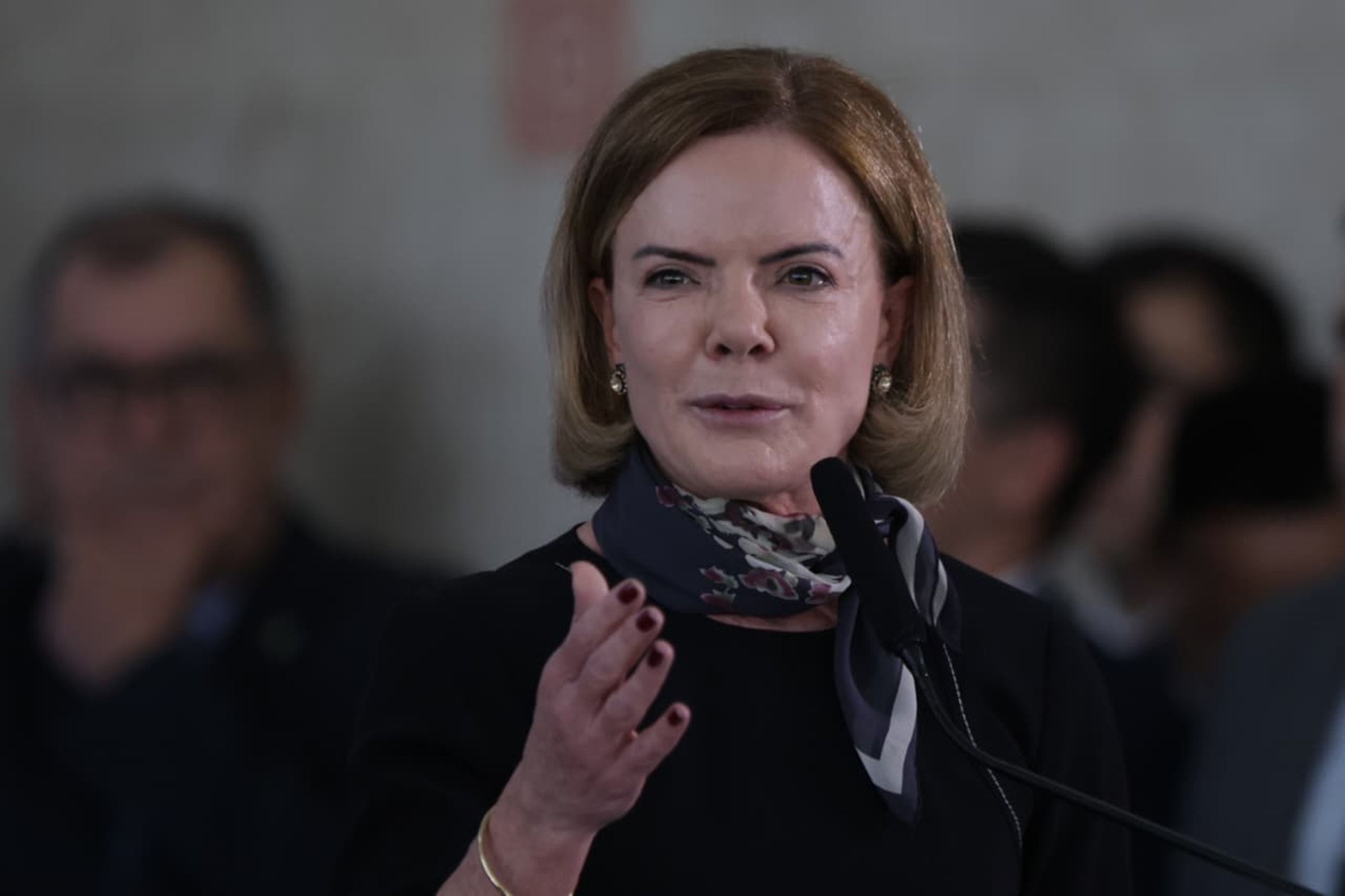 MPE arquiva investigação contra Gleisi Hoffmann por gastos do PT